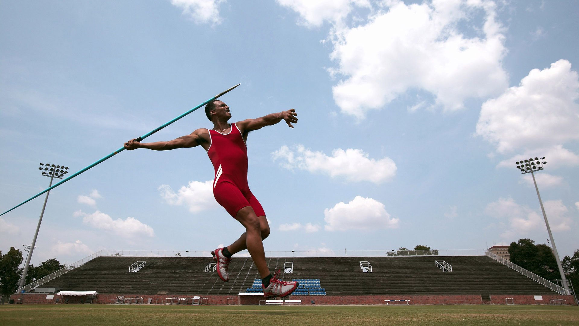 场地条件影响技术发挥，场地条件影响技术发挥的原因