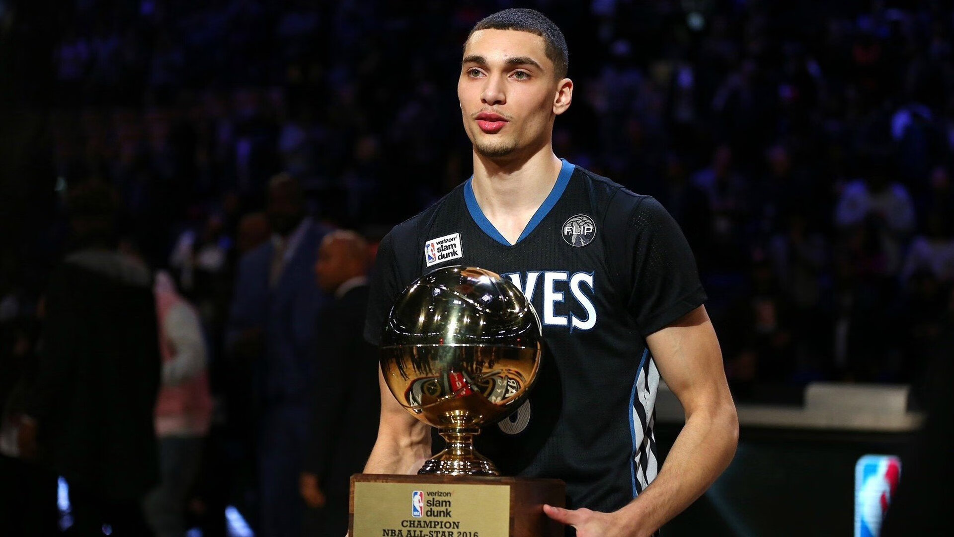 《英雄联盟“世界预选”火热开启，全国期待！》