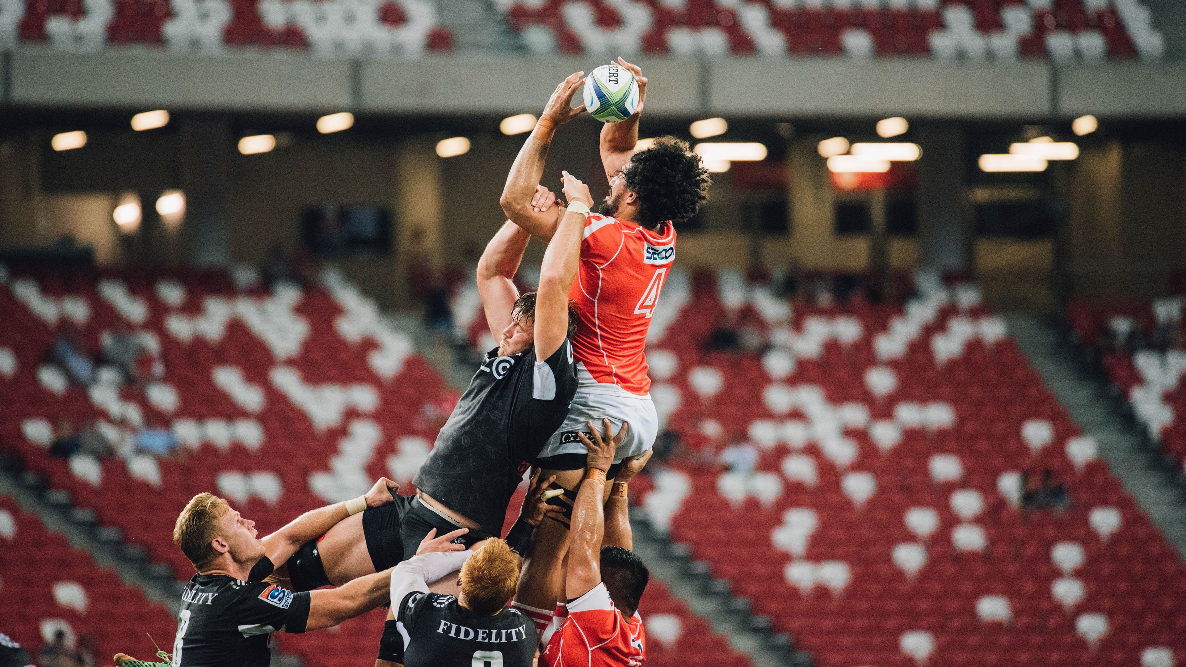 里夫斯缺阵三场，老詹或前往发展联盟！湖人5连胜关键在心态，里弗斯加盟湖人